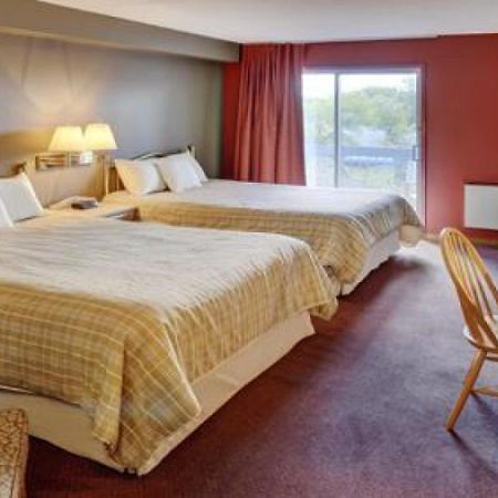 Lakeview Gimli Resort Bagian luar foto