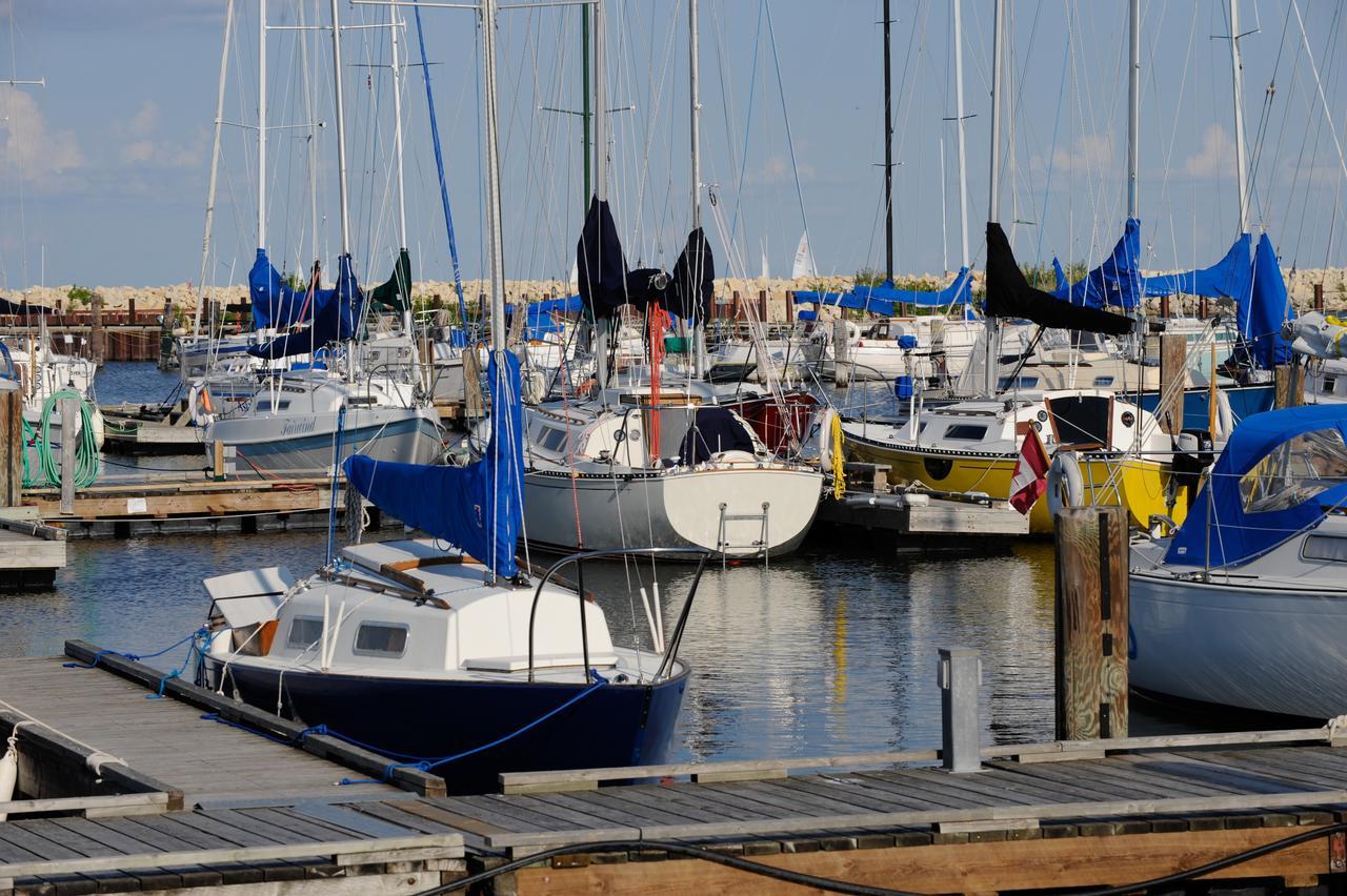 Lakeview Gimli Resort Bagian luar foto