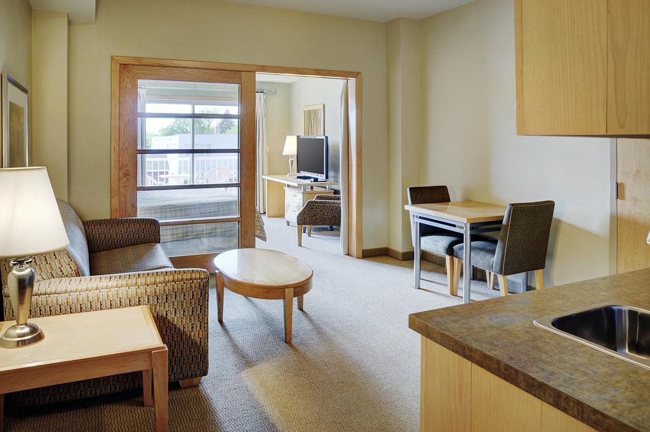 Lakeview Gimli Resort Bagian luar foto